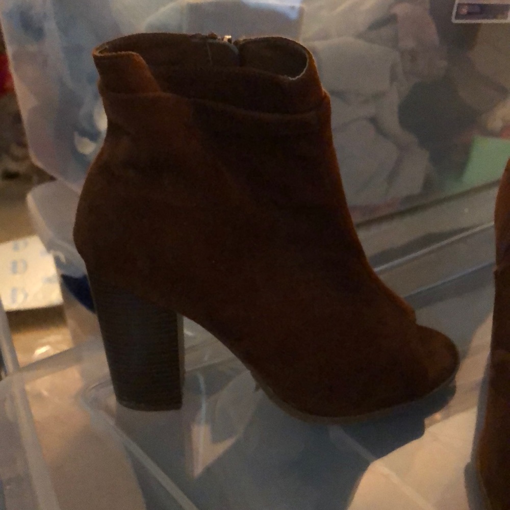 Heeled booties - Picture 2 of 4